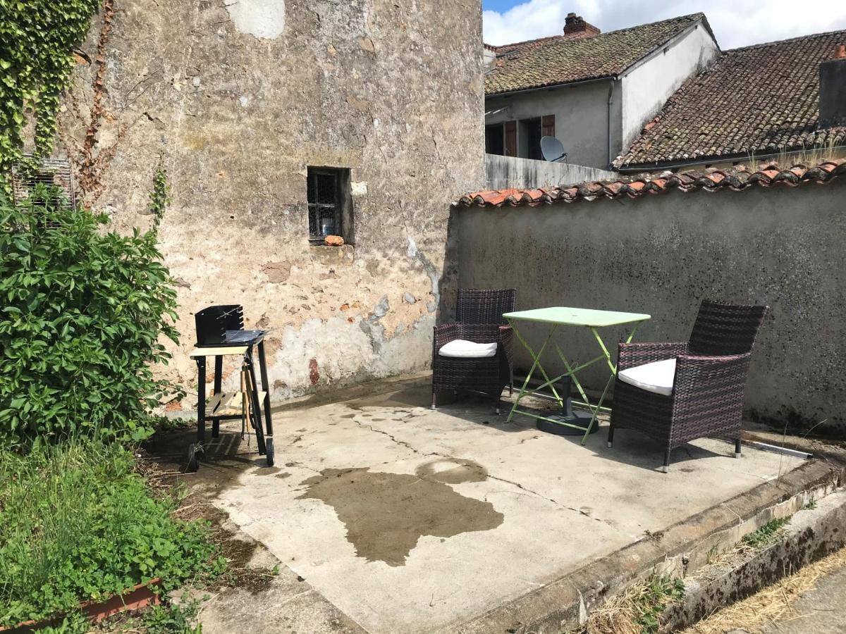 May'S Cottage Availles-Limouzine المظهر الخارجي الصورة